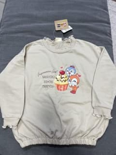 【新品、タグ付】アンパンマン トレーナー 110cmのサムネイル