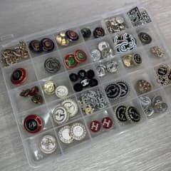 【本日限り】CHANELボタン1箱まるごと大量セット all set 02のサムネイル