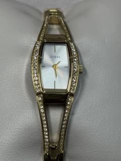 【未使用稼働品】GUESS 石付き腕時計 ゲス ジュエルウォッチ ゴールド