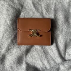 CELINE トリオンフ 三つ折り財布 タンのサムネイル