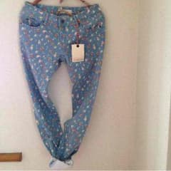 ★新品★forever21 花柄スキニーパンツ 25インチのサムネイル