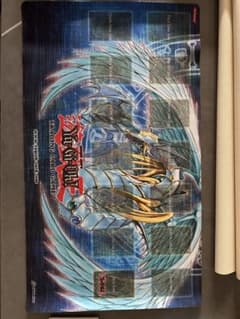 希少　遊戯王OCG プレイマット レインボードラゴンのサムネイル