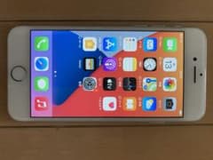 iPhone 7 Silver 128 GB SIMフリーバッテリー新品交換済みのサムネイル