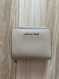 MICHAEL KORS ベージュ 二つ折り財布のサムネイル