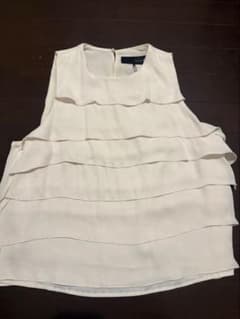ZARA ノースリーブ フリルサテントップス オフホワイト 新品のサムネイル