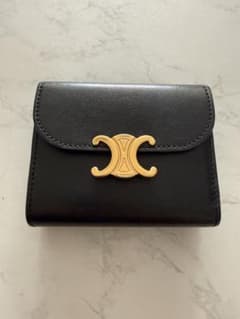 【CELINE】セリーヌ『スモール トリオンフ フラップ ウォレット』のサムネイル