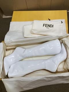 FENDI  ブーツ　美品　40サイズのサムネイル