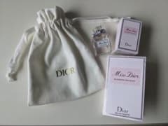 新品【Dior】ミスディオール ブルーミングブーケ 5mL 白巾着のサムネイル