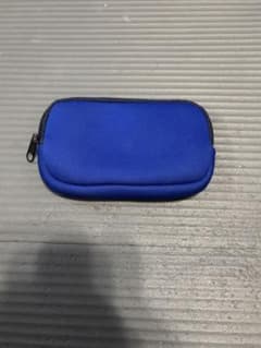 青色クッションポーチのサムネイル