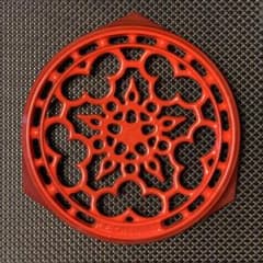 Le Creuset  ル・クルーゼ　鍋敷きのサムネイル
