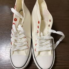 スニーカーのサムネイル