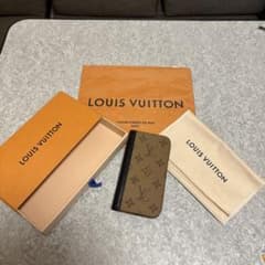 【美品】LOUIS VUITTON iPhone15Pro用ケース 手帳型のサムネイル