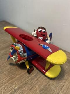 ジ*ジ様 M&M's 飛行機 フィギュアのサムネイル