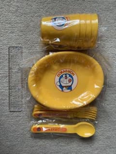 ドラえもん　アウトドア　キャンプ食器　新品　4人用のサムネイル