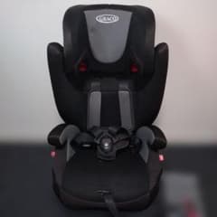 GRACO ブラック ハイバックチャイルドシートのサムネイル