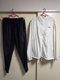 李寧 Li-Ning 上下セット UVパーカー＆ジョガーパンツ 白黒 L 李寧 Li-Ning 上下セット UVパーカー＆ジョガーパンツ 白黒 L | Mercari