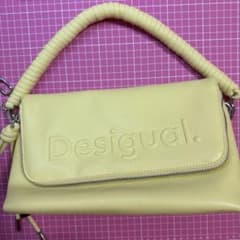 【新品未使用】Desigual デシグアル 3Dロゴ ショルダーバッグ イエローのサムネイル