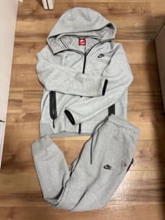 NIKEテックフリースセットアップのサムネイル