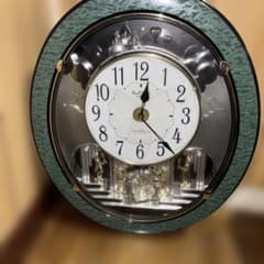 RHYTHM スモールワールド からくり時計 4MN452RH 電波時計 RHYTHM スモールワールド 4MN452RH 電波時計 からくり時計 - メルカリ