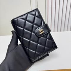 CHANEL 二つ折り財布 キルティング ブラック - メルカリ
