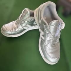 New Balance 574 ゴルフシューズ シルバー 23センチ - メルカリ