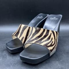 7M5862 良品 FENDI ゼブラ柄 ハラコ サンダル ミュール 35.5 7M5862 良品 FENDI ゼブラ柄 ハラコ サンダル ミュール 35.5 - メルカリ