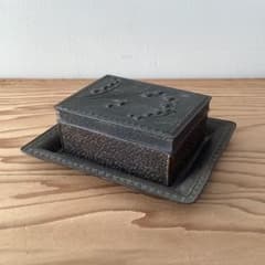 スズランの装飾の煙草入れ 煙草盆 小物入れ 受け皿付 鈴蘭 シガレット