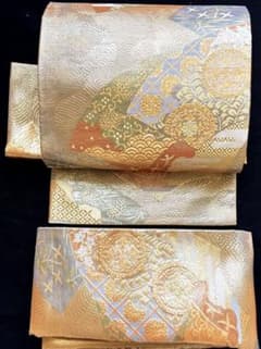 美品 逸品 青海波 唐草 波紋様 丸花 正絹 袋帯 二重太鼓 作り帯 - メルカリ