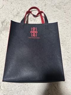 東方神起　日産スタジアム　 20周年P席グッズ 銀テープ付き 東方神起 日産スタジアム 20周年P席グッズ 銀テープ付き - メルカリ