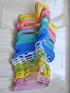 カラフルプラスチックハンガーセット40本のサムネイル