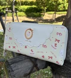 超レア品？ キティちゃん カメオ ブローチ バッジ 全長約8cm キティ カメオブローチ風パーツ付き長財布 - メルカリ