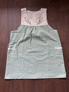 刺繍入り 保育士エプロン グリーンのサムネイル