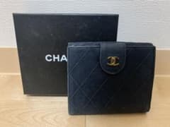【値下げ済/即購入可❗️】シャネル　CHANEL 折り財布　専用箱付きのサムネイル
