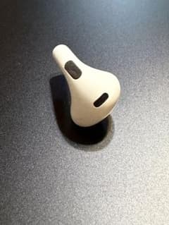 AirPods 本体 ホワイト 右耳のみ - メルカリ