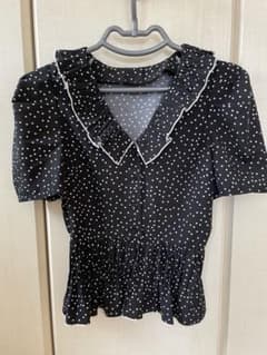 ドット柄　トップスのサムネイル