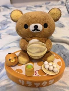 リラックマ ぬいぐるみ フィギュア 台座付き　電池を入れたら動きますのサムネイル