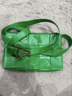 Bottega Veneta イントレチャート ショルダーバッグ グリーンのサムネイル