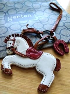 genten ワクワクチャーム 馬 レザー キーホルダー ゲンテン 縁起物
