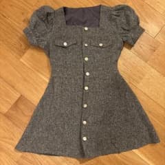 グレーのパフスリーブミニワンピースのサムネイル