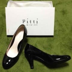 pittiブラックエナメルパンプス23.5黒のサムネイル