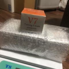 セット3個　v7 toning cream imagesのサムネイル