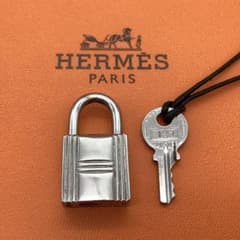 美品】HERMES エルメス カデナ no.127 パドロック シルバー - メルカリ