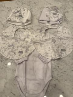Baby Dior ボディスーツ スタイ 涎掛け 帽子 キャップ - メルカリ