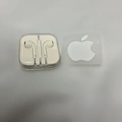 未使用　Apple純正イヤホン 有線イヤホンのサムネイル