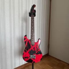 Eddy。　VHⅡ　Black ＆Red 風のミニ・ギター。 Eddy。 VHⅡ Black ＆Red 風のミニ・ギター。 - メルカリ