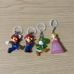 スーパーマリオ めじるしアクセサリー 4種セットのサムネイル