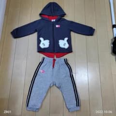 adidas＋ディズニーコラボ　スエットセットアップ(上下)　80のサムネイル