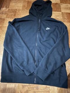 【破格】NIKE ジップアップパーカー ブラック Lのサムネイル