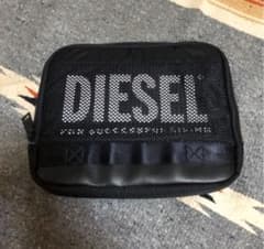 ⭐️値下げ⭐️ディーゼル⭐️トラベラーポーチ　未使用品のサムネイル