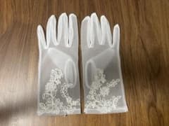 【お値下げしました】ホワイトシフォンウェディンググローブ　ショートのサムネイル